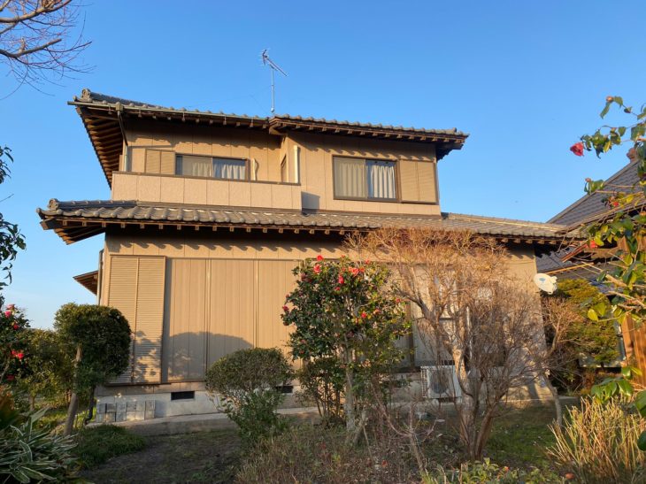   東金市　S様邸　外壁塗装と車庫トタン屋根の塗装をまとめて施工できる「こうちゃんペイント」にお願いしました。