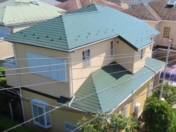 Y様邸 東金市田間 : 屋根塗装工事10年目の定期点検をきっかけに、屋根の状態に合わせた最適な塗装メンテナンスを行い、機能性と美観を整えた施工事例
