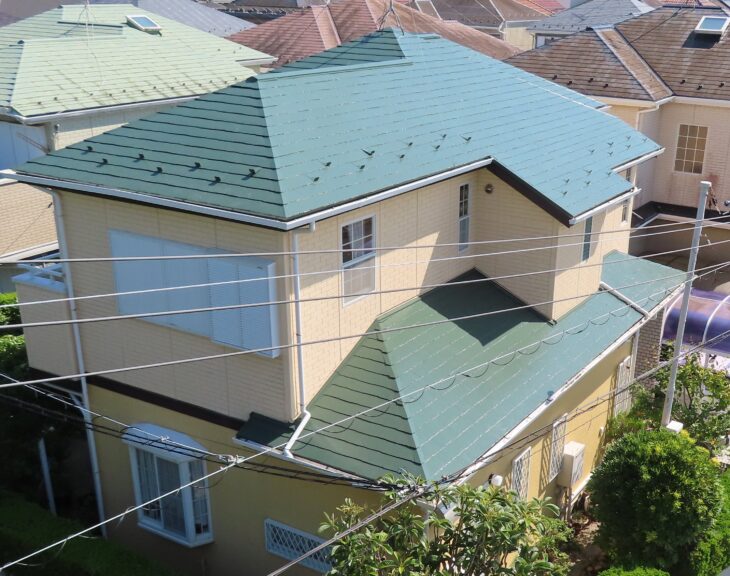 Y様邸 東金市田間 : 屋根塗装工事10年目の定期点検をきっかけに、屋根の状態に合わせた最適な塗装メンテナンスを行い、機能性と美観を整えた施工事例